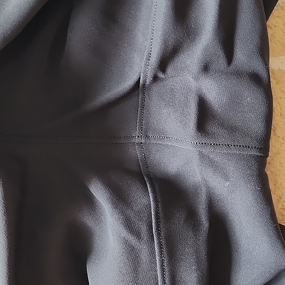 EUC Lululemon On the Fly Crop 23" in Black. - Picture 4 of 6